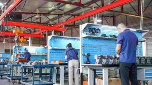 What are the commonly used hydraulic valves on ...